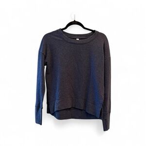 Athleta Women's navy blue sweatshirt xxs